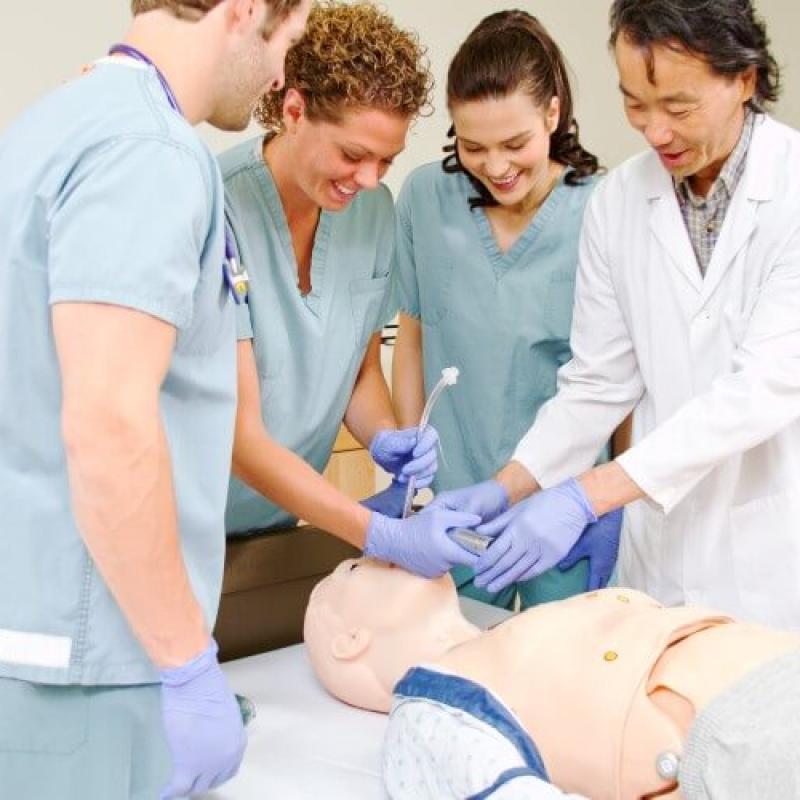 students-in-nursing-lab